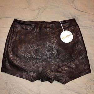 Black snakeskin soft Skort